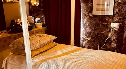 Marie Johnson Holistic Therapies