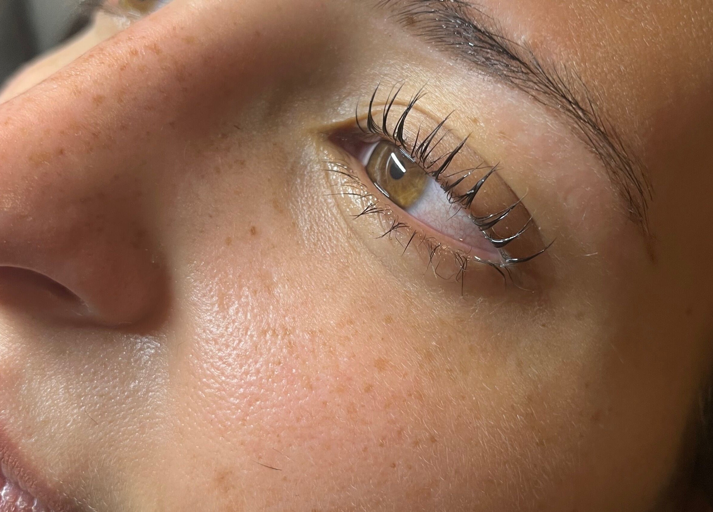 Primer plano de pestañas estilizadas en Chainna, Randwick, New South Wales, AU.