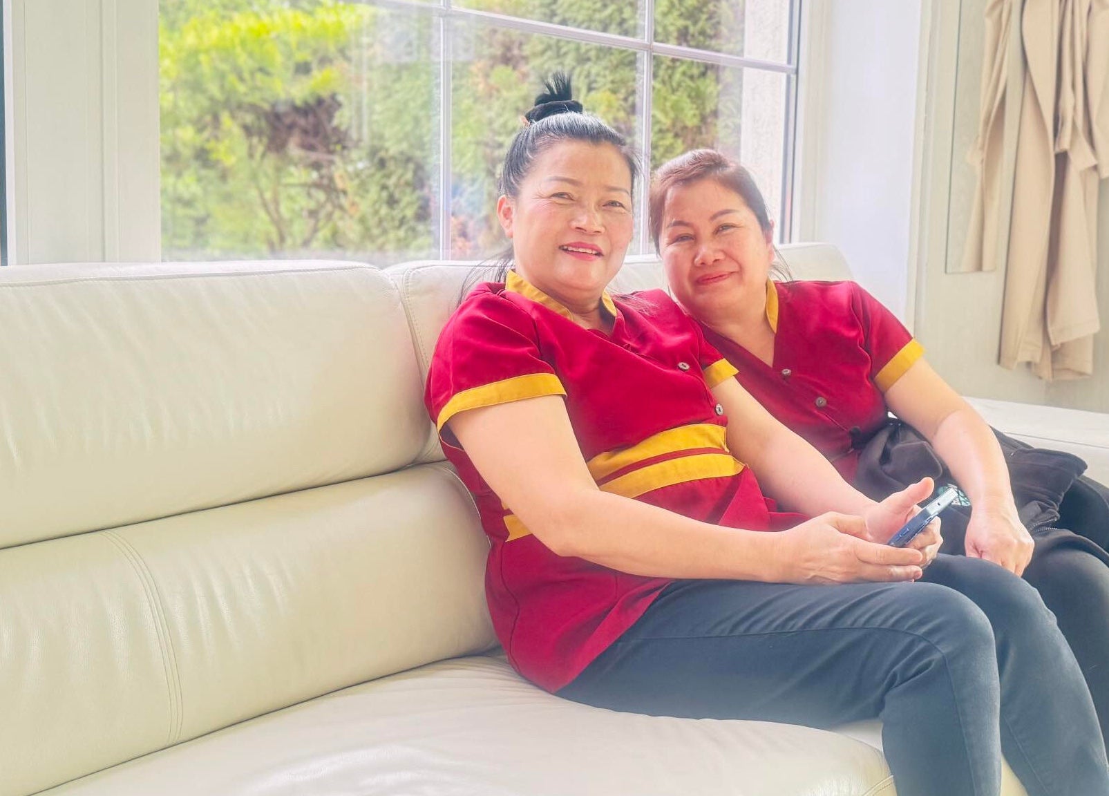 Terv utca 4. Menta Thai Massage belső tér Mosonmagyaróvárban, barátságos személyzet mosolyogva.