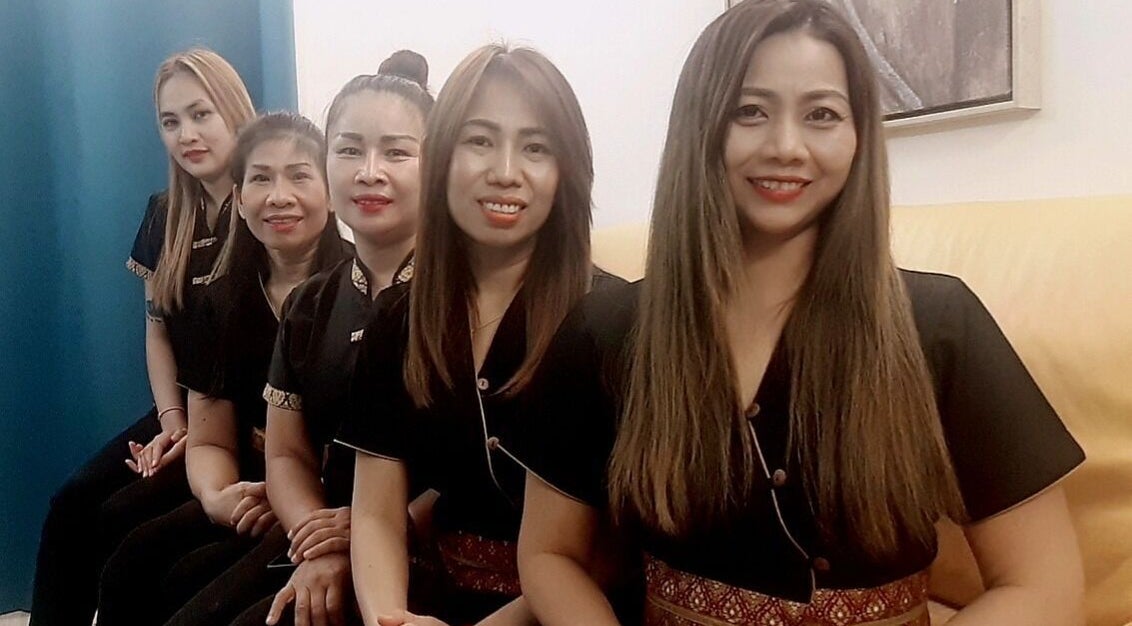 Menta Thai Massage-Mosonmagyaróvár 9200. Jókai utca 6. csapata mosolyog. Mosonmagyaróvár, HU.