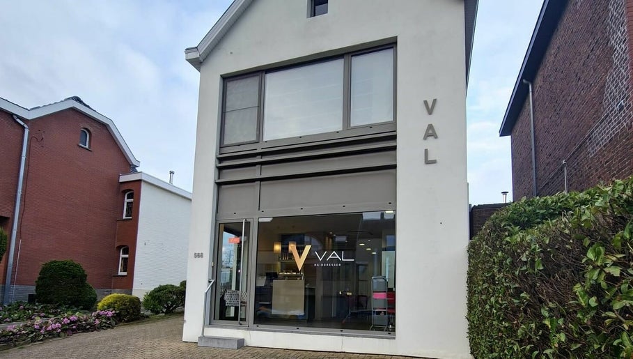 VAL Hairdresser image 1