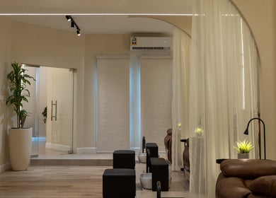 Tranquil seating at Vianne Spa, Muscat, featuring modern decor and soft lighting for ultimate relaxation.