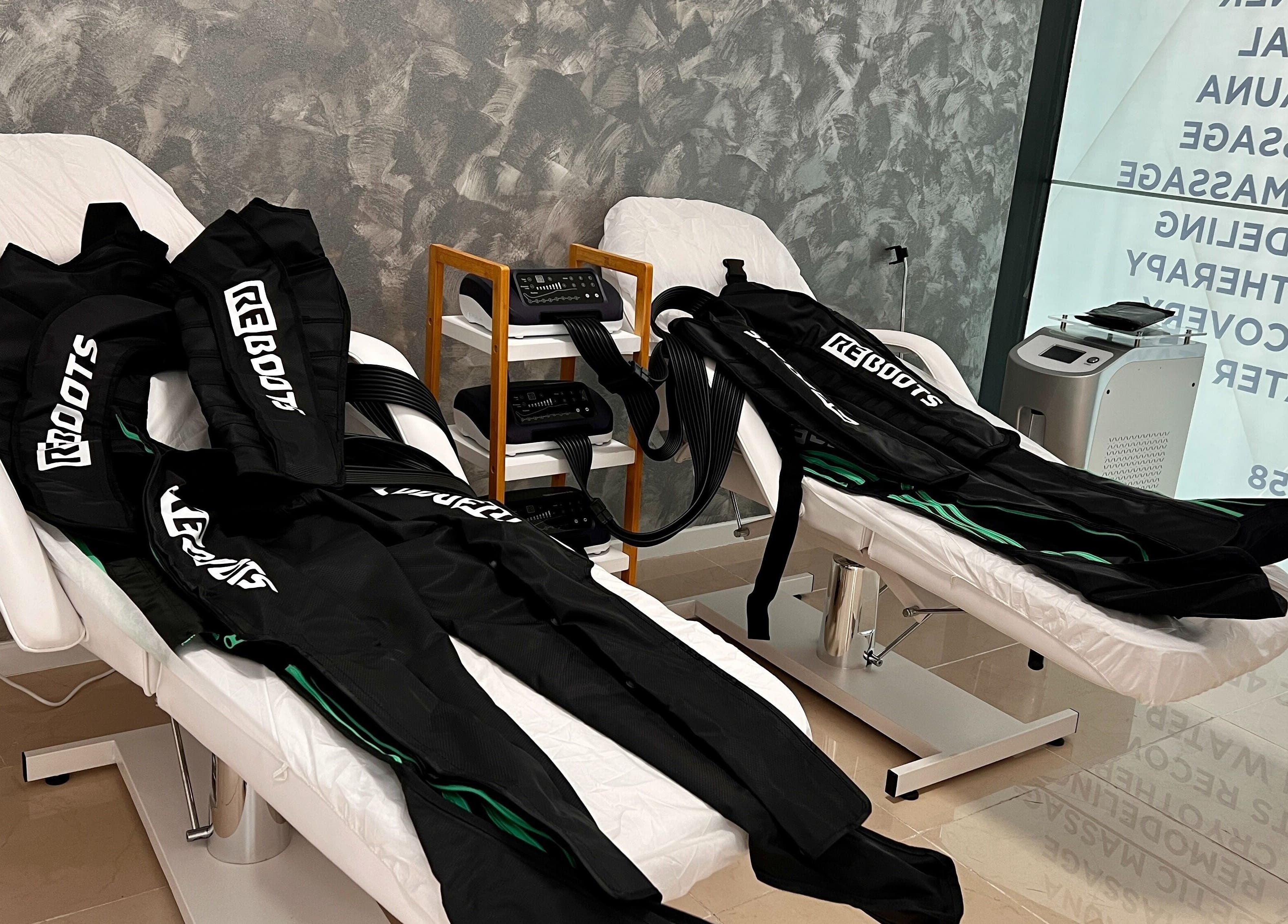 Sillas de masaje Reboots en Centro Merici, Playa De La Américas, Canarias, ES, para bienestar y relajación.