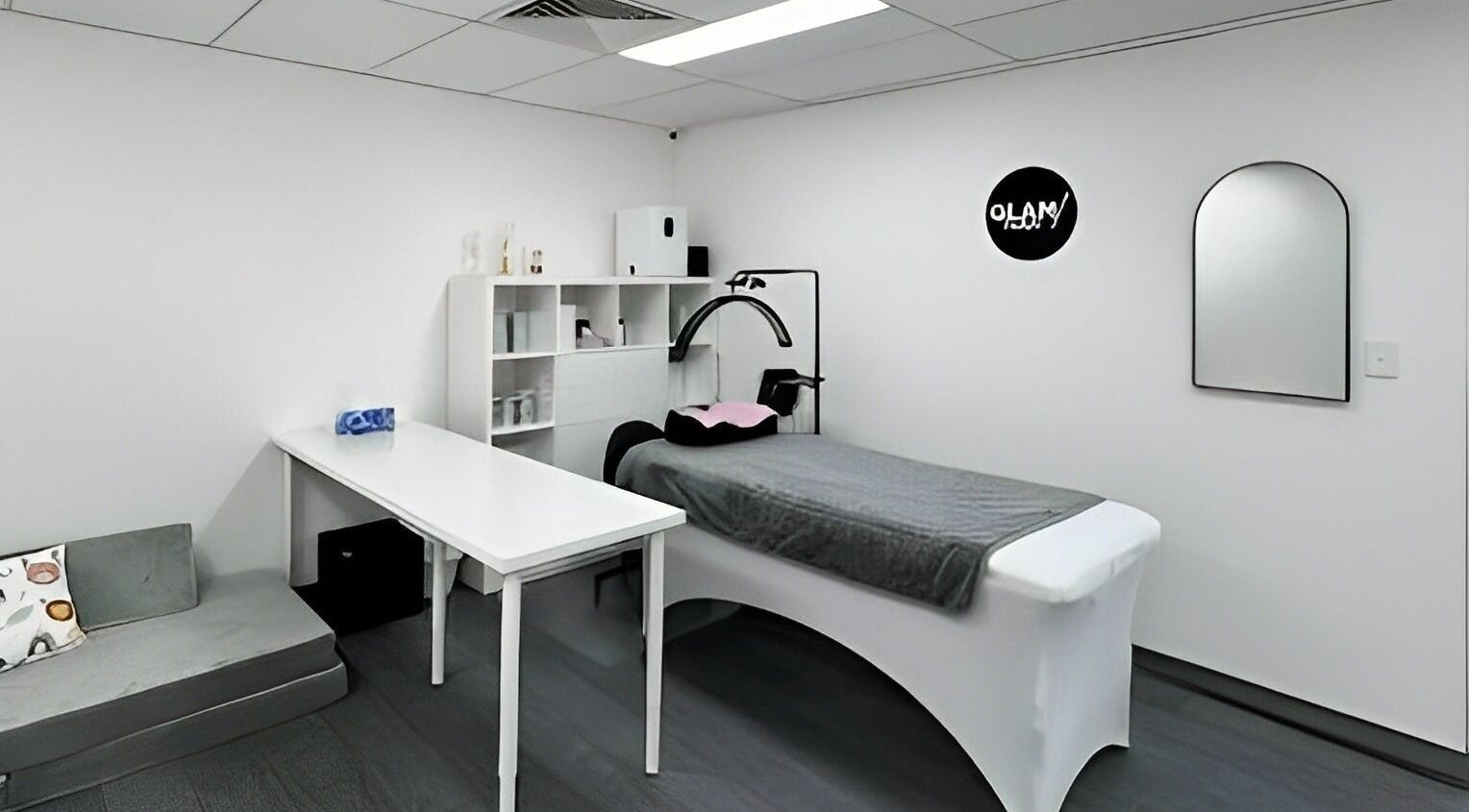 Calm treatment room at Glam Lashes Eastwood, Eastwood, New South Wales, AU, featuring a cozy setup.
