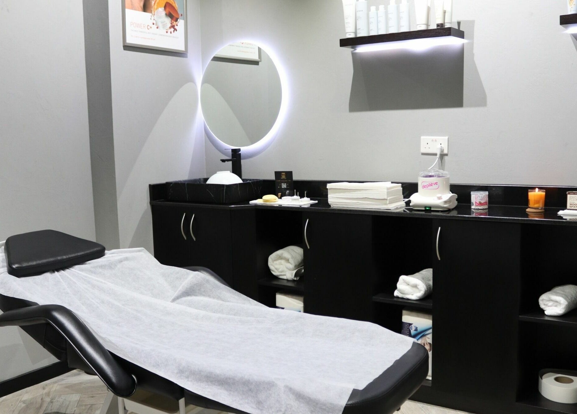 Relaxing treatment room at White Tower Salon صالون البرج الأبيض - Digital Park, Dubai, AE with modern amenities.