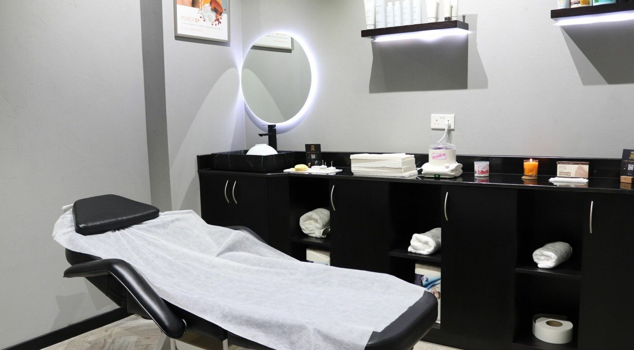 Relaxing treatment room at White Tower Salon صالون البرج الأبيض - Digital Park, Dubai, AE with modern amenities.