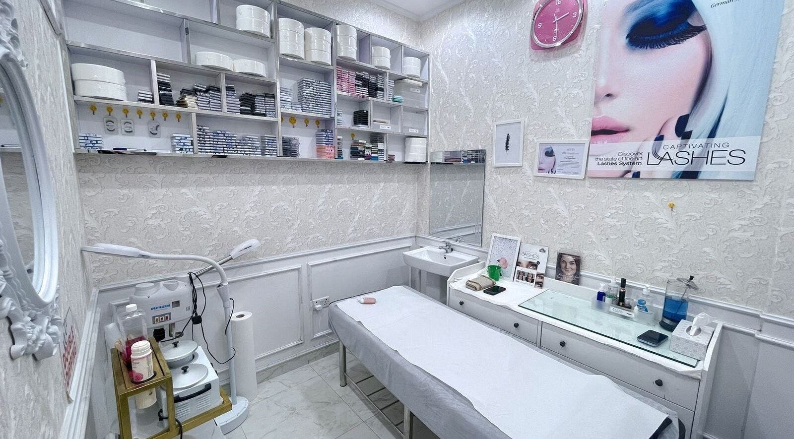 Sophisticated lash room at Rosalina Beauty Saloon, Dubai, Dubai, AE with modern decor and beauty products.