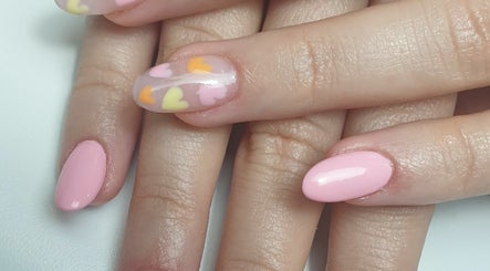 Vero Nails Beauty image 2