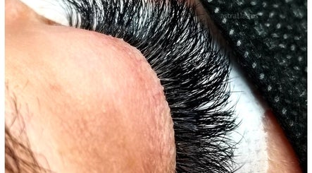 Astral Lashes - Chase image 3