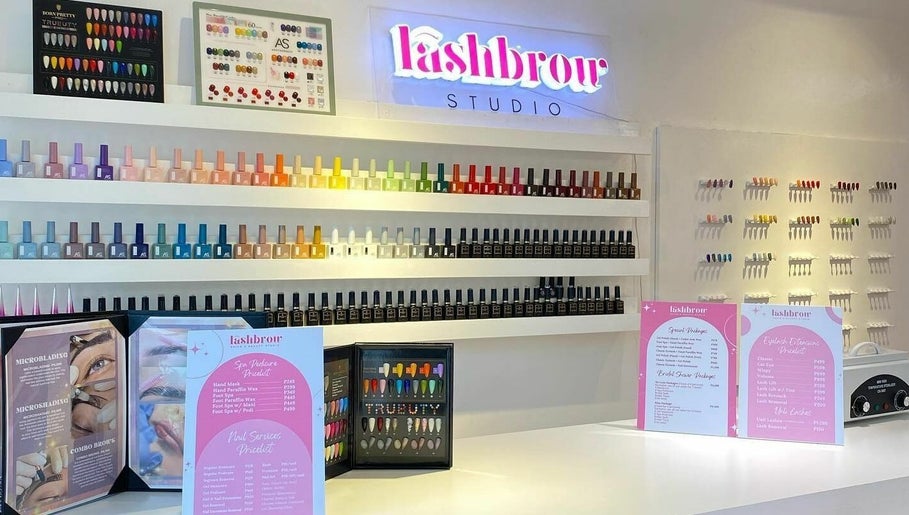 Lashbrow - Nails & Beauty Studio image 1