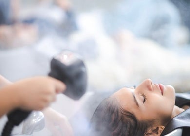 Relaxing hair treatment at Angie’s Nails Spa & Salon in Memphis, Tennessee, US with steam for wellness.