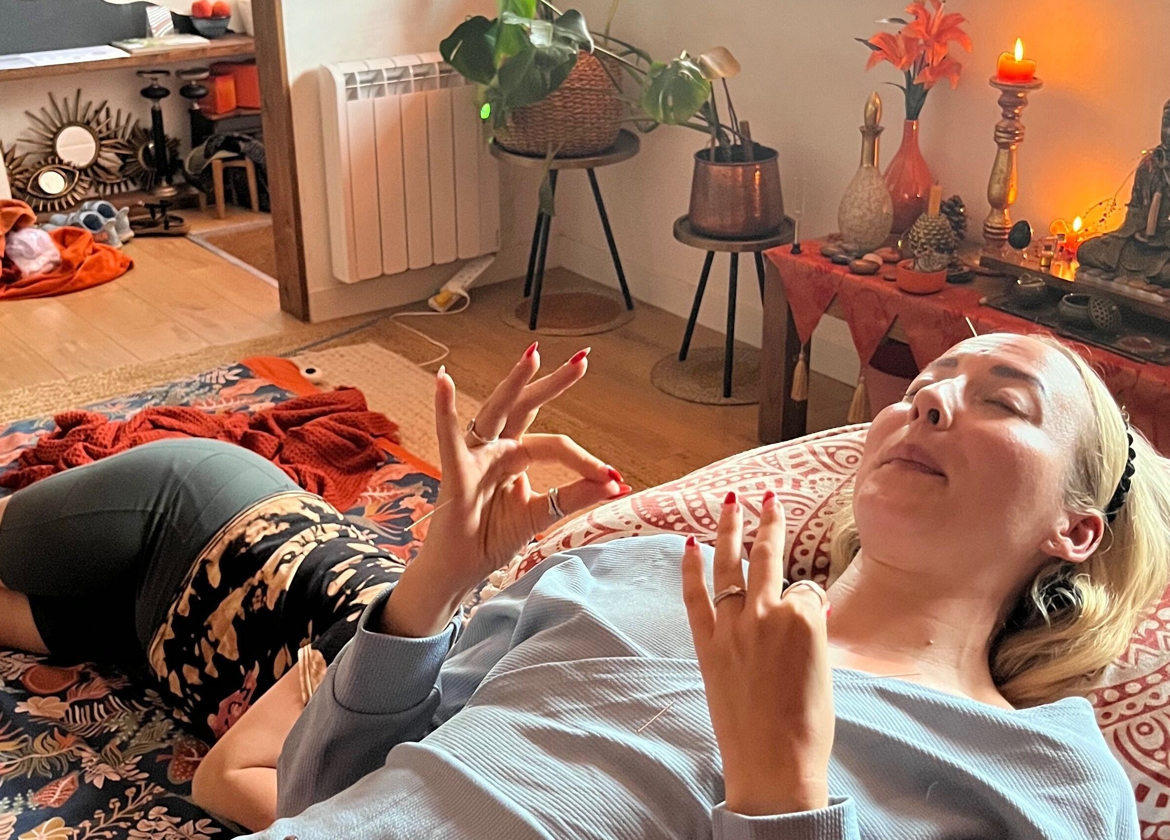 Relaxation session at Jinja in Devizes, England. A serene room with soft lighting and calming decor.