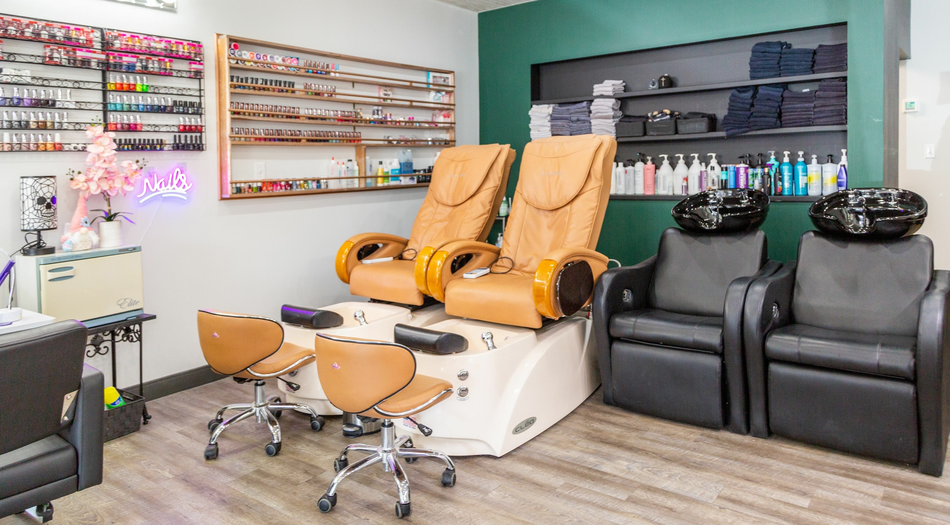 Luxurious nail and hair spa chairs at Artistic Mindz in Highland, Indiana, US offer ultimate relaxation.