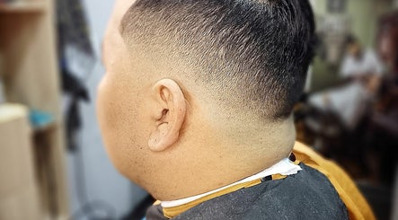 Je Acosta barber image 3