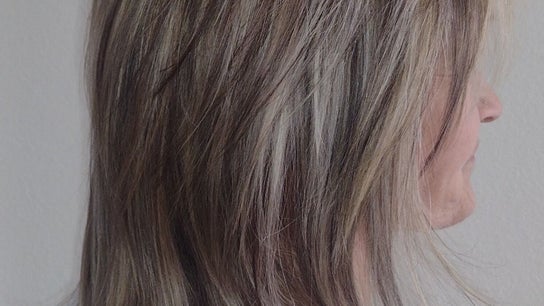A Great Hairday with Chaughn  at Allure Salon Suites