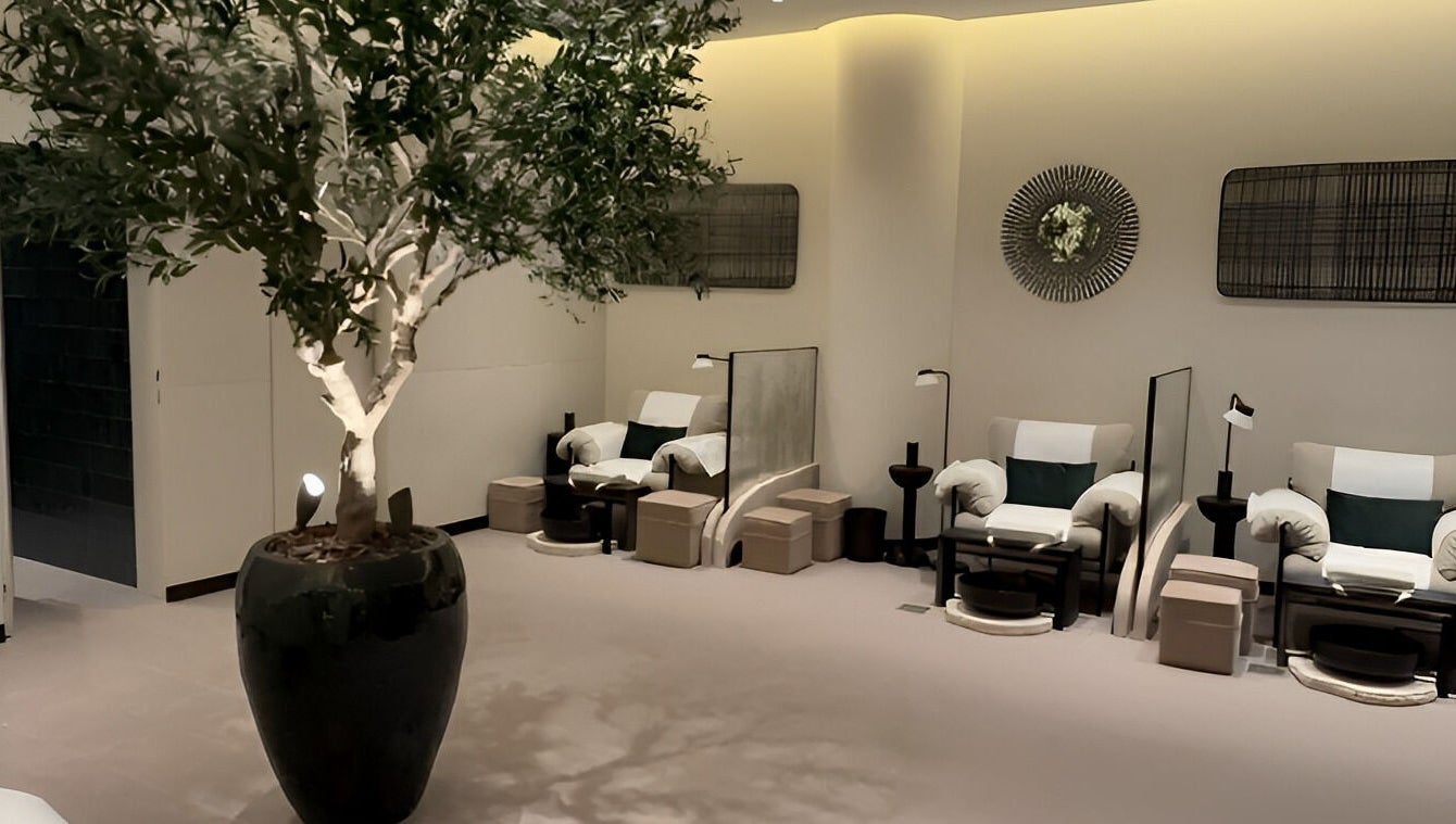 Relaxing seating area at Kaia Spa - Ar Rayyan in Riyadh, Riyadh Province, SA, showcasing serene decor.