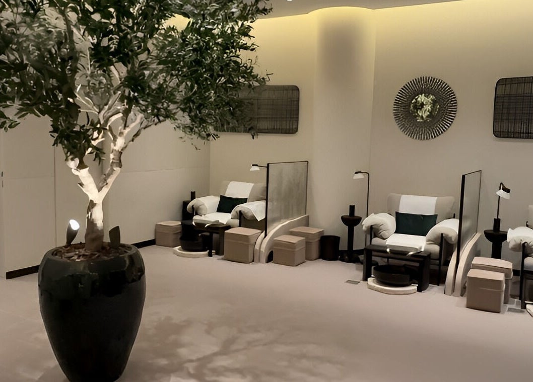 Relaxing seating area at Kaia Spa - Ar Rayyan in Riyadh, Riyadh Province, SA, showcasing serene decor.