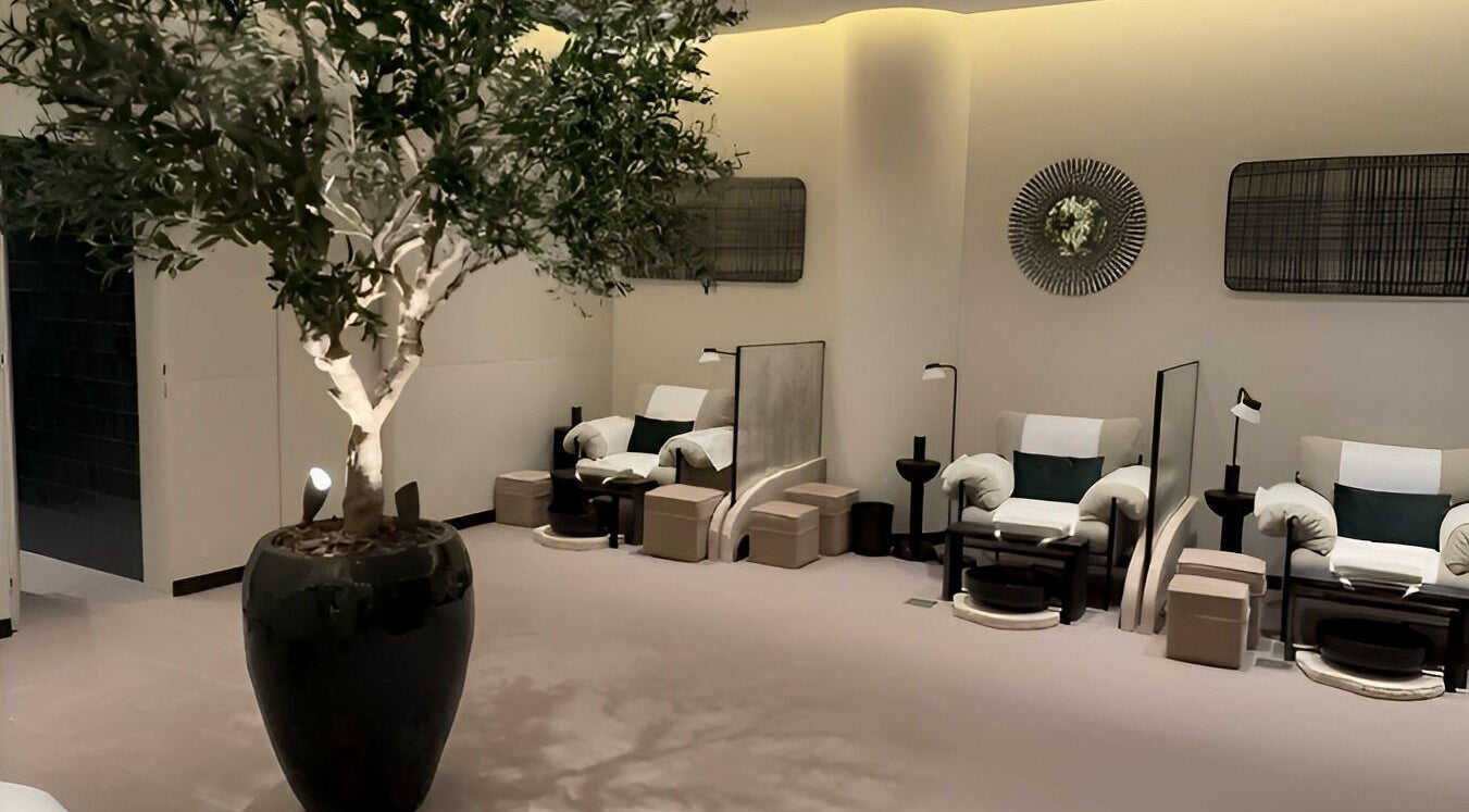 Relaxing seating area at Kaia Spa - Ar Rayyan in Riyadh, Riyadh Province, SA, showcasing serene decor.