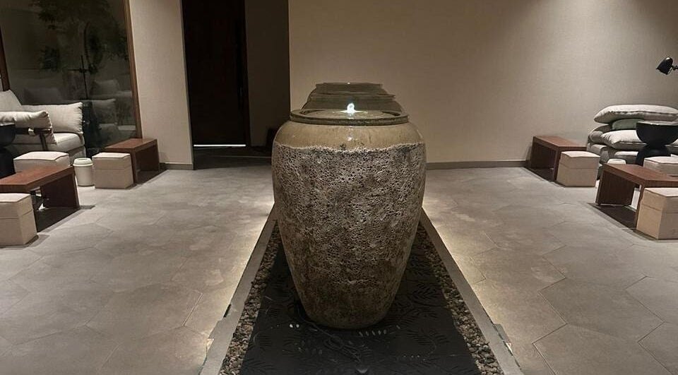 Elegant lounge area at Kaia Spa - Al Malqa, Riyadh, Riyadh Province, SA showcasing modern decor and seating.