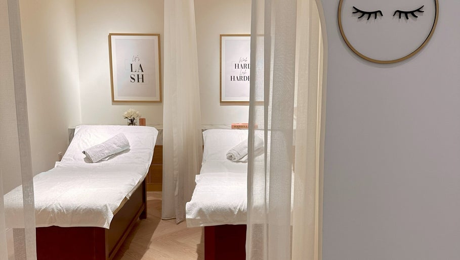 Relaxing treatment room at The Glam Studio | ذا جلام ستوديو, Riyadh, Riyadh Province, SA with soft linen décor.