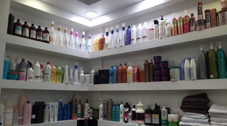 Selección de productos de belleza en Coral Fashion Saloon, Panamá, Provincia De Panamá, PA.