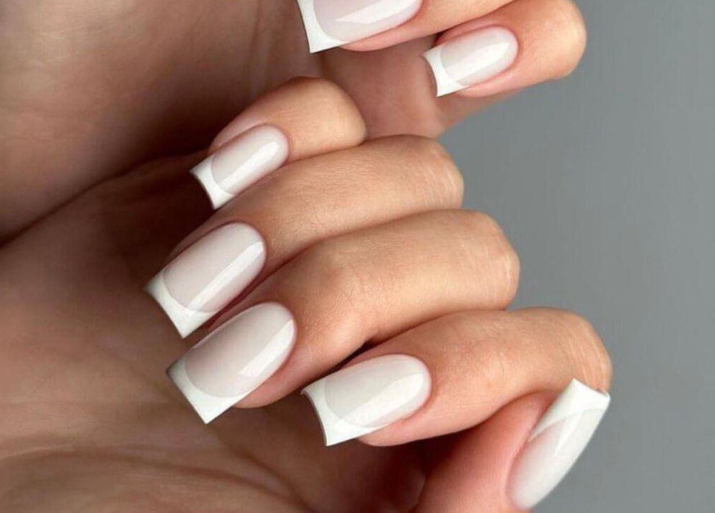 Маникюр с френч стил във VM Beauty Studio, София, София-град, BG.