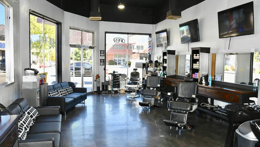 Fades & Blades Noho – obraz 1