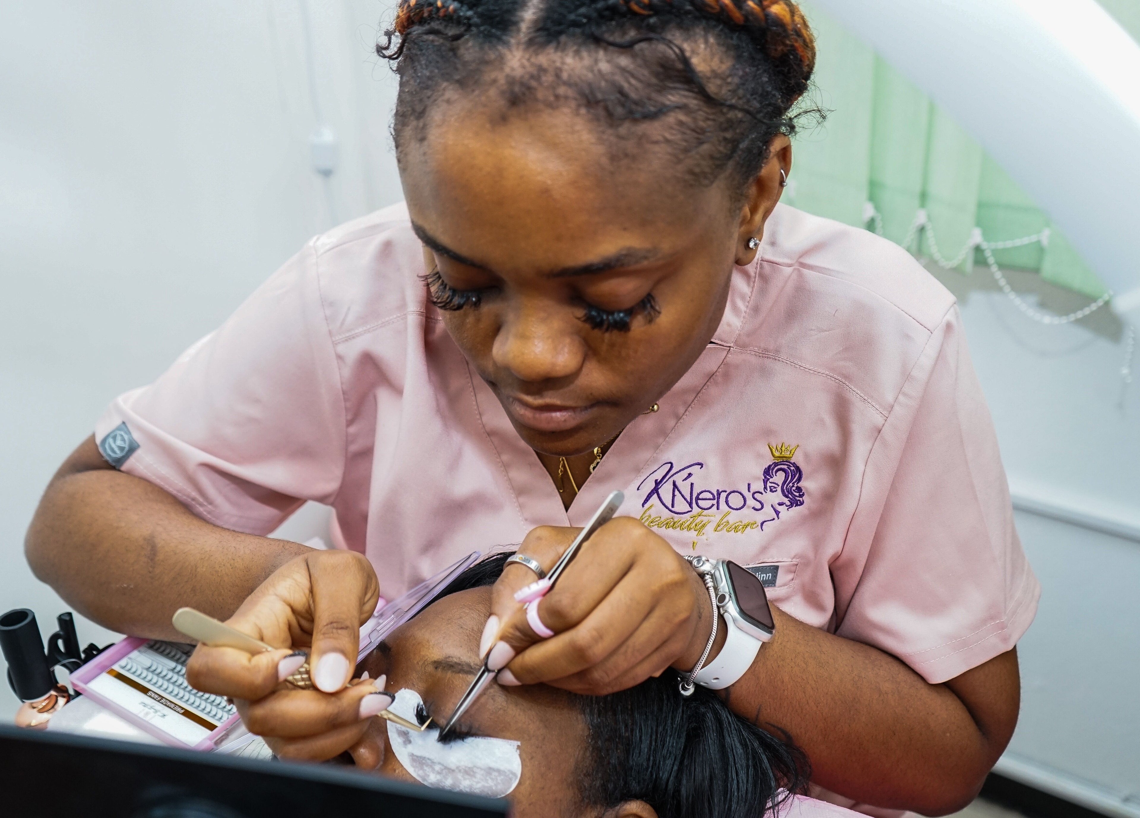 Expert lash extension application at K’Nero’s Beauty Bar, Portmore, St. Catherine Parish, JM.