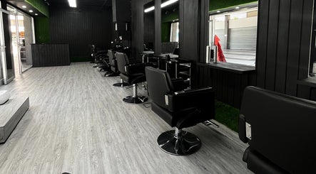 Ramy Roukoz Salon image 2