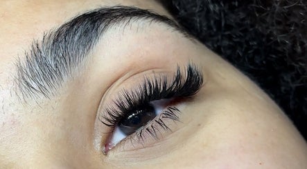 Hình ảnh 2 của Lia Lashess