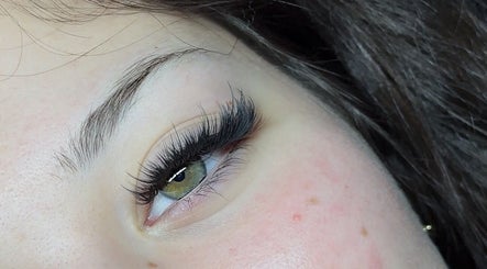 Hình ảnh 3 của Lia Lashess