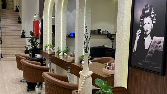 Lavandula Salon