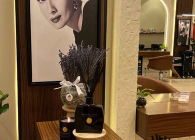 Lavandula Salon in Riyadh features lavender decor and an elegant setting ideal for relaxation.