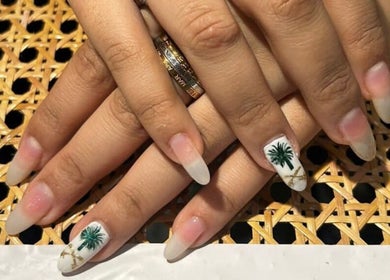 Elegant palm tree nail art at Lavandula Salon, Riyadh, Riyadh Province, SA. Perfect for a unique manicure.