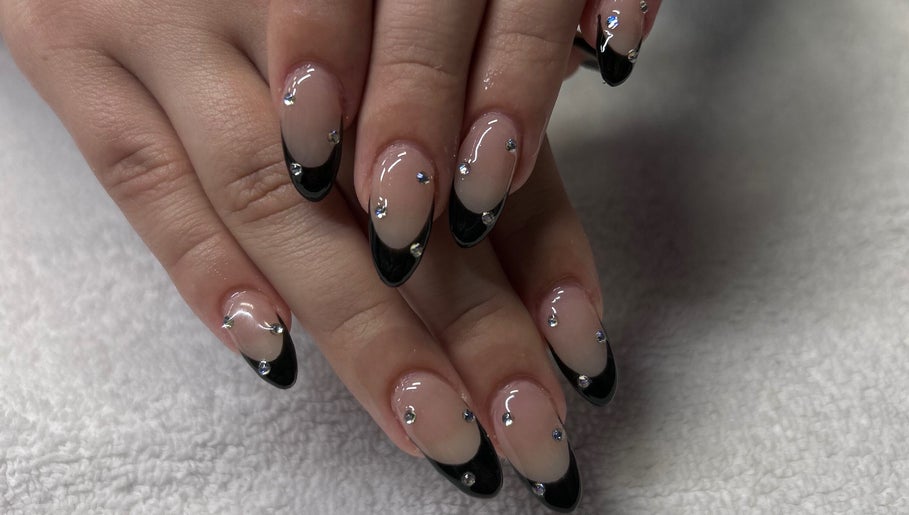 Ontario Centre Nails - MILAN BOOKING ONLY 1paveikslėlis