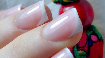 Jse and Eyebrows and Nail Art by Izabela Migon image 2
