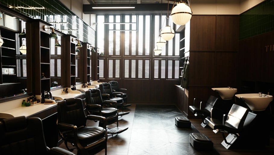 Immagine 1, The Barber Bar