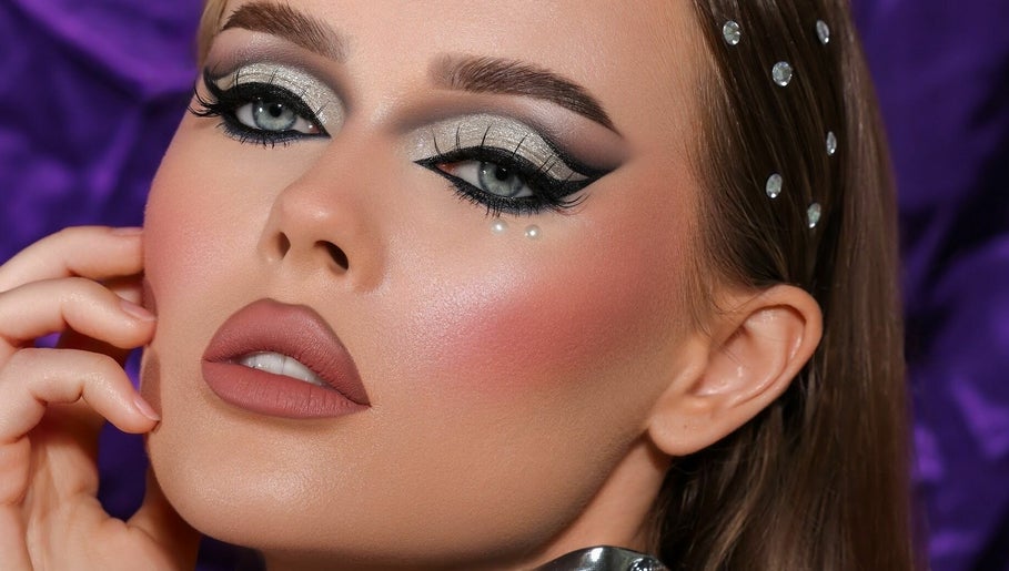 Fozgkhan_Makeup (Home Service) billede 1