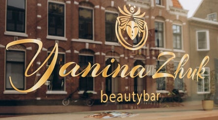 Yanina Zhuk Beautybar