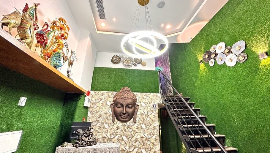 Spa Lavish image 1