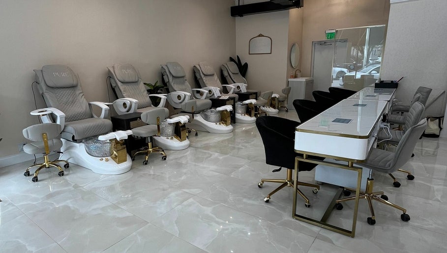 Pure Nail Studio зображення 1