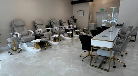 Pure Nail Studio