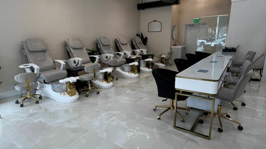 Pure Nail Studio