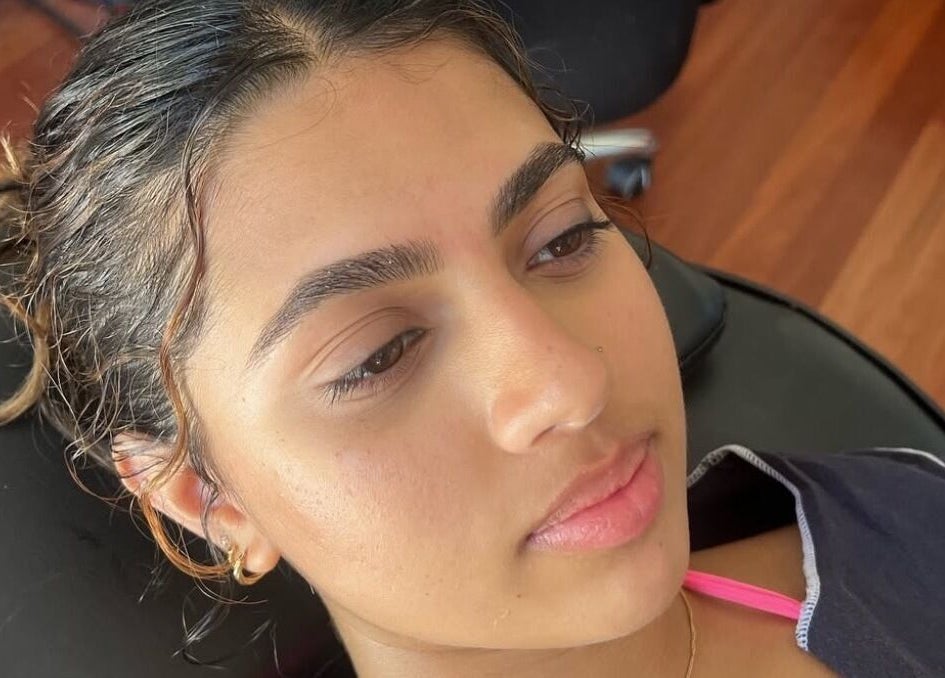 Expert eyebrow shaping at Brows by Rochelle, Hunters Hill, New South Wales, AU, enhances natural beauty.