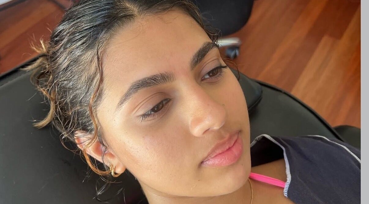 Expert eyebrow shaping at Brows by Rochelle, Hunters Hill, New South Wales, AU, enhances natural beauty.