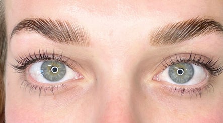 Close-up of lash treatment at En Beauty -Lash and Japanese Face Lift-, Auckland, NZ.