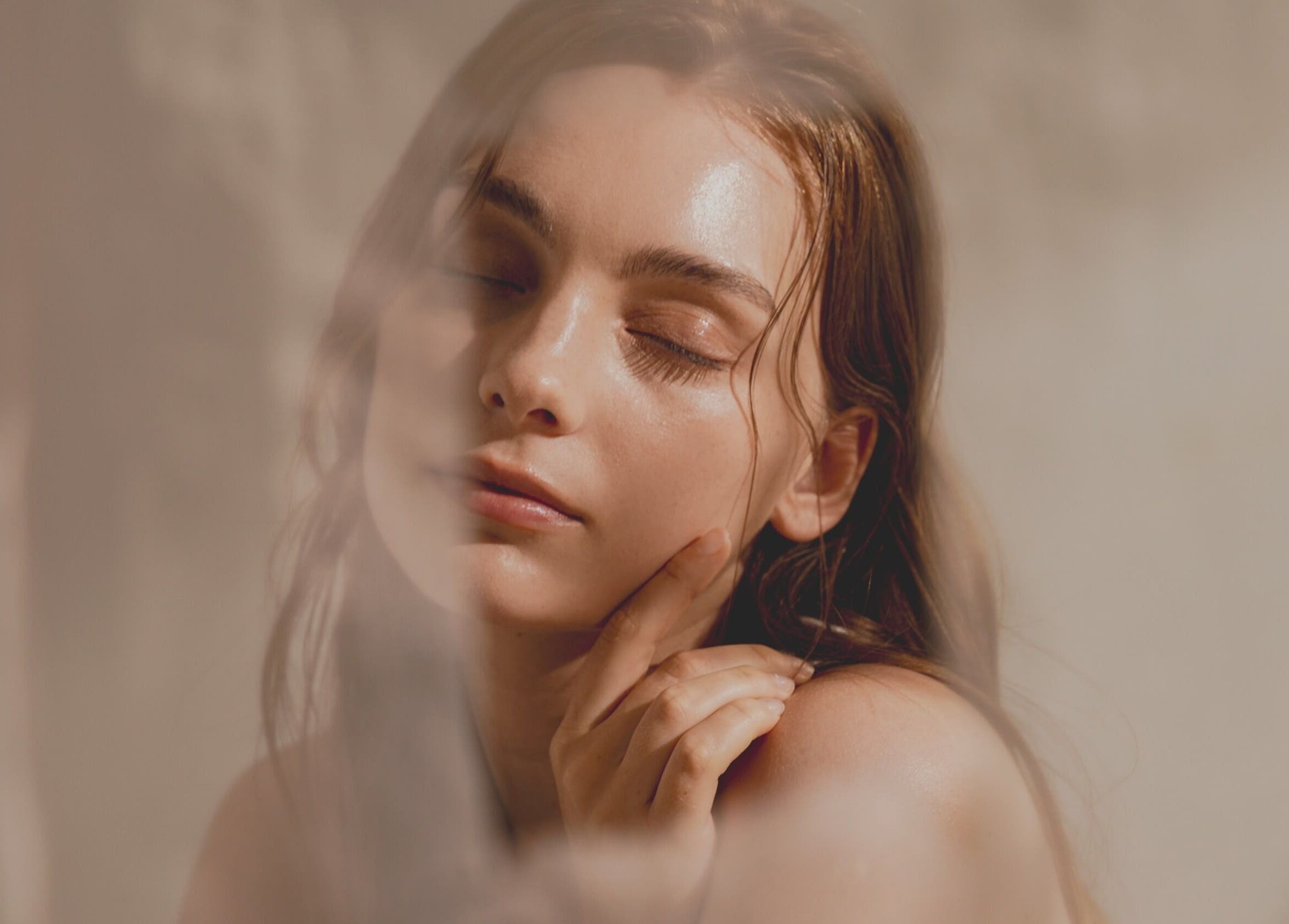 Calm woman enjoying beauty at En Beauty lash and Japanese Face Lift, Auckland, NZ.