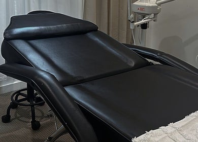 Luxury treatment bed at Skulptured Skin & Body, Ropes Crossing, New South Wales, AU, perfect for relaxation.