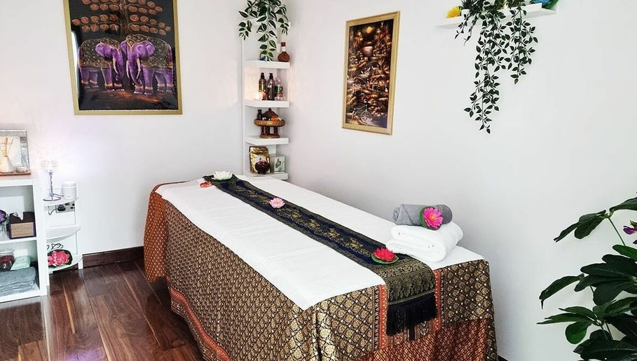 Lanna Thai Massage and Wellness imaginea 1