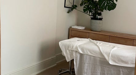 Restoree | Holistic Remedial Massage billede 2